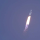 Imagen para el artículo titulado Así fue el aterrizaje múltiple de los cohetes del Falcon Heavy en su último lanzamiento